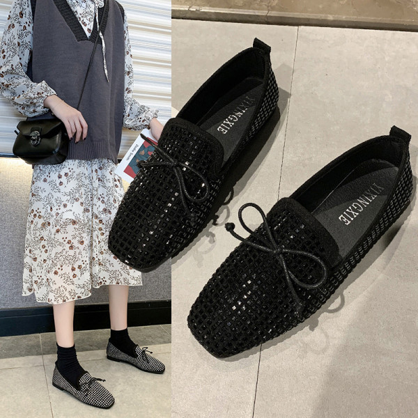 Női alkalmi cipő fekete és ezüst kövekkel