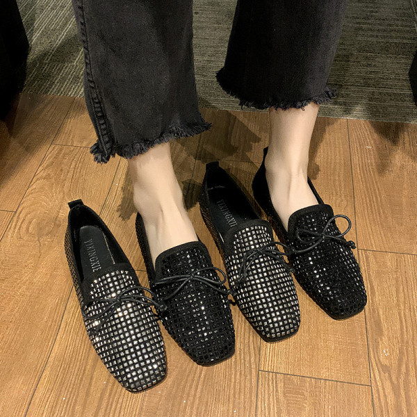 Női alkalmi cipő fekete és ezüst kövekkel