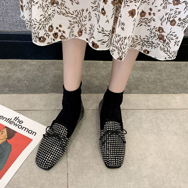 Női alkalmi cipő fekete és ezüst kövekkel