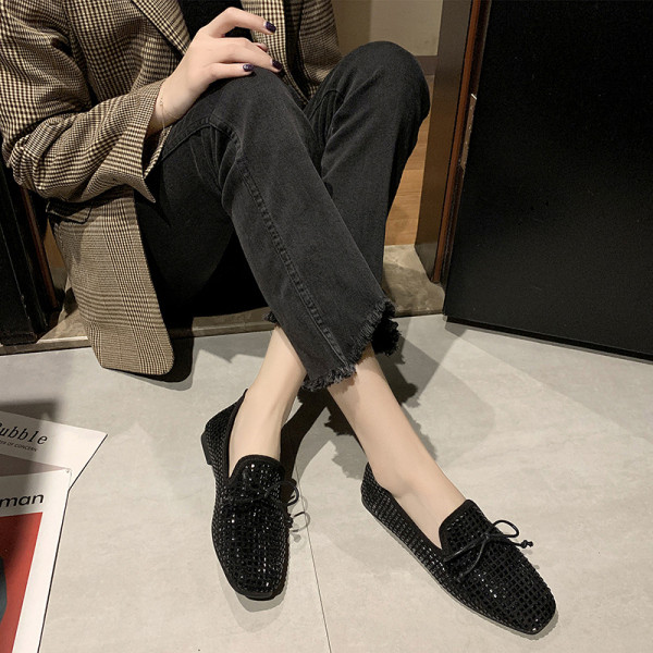 Női alkalmi cipő fekete és ezüst kövekkel