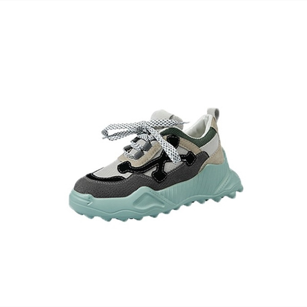 Modern női tornacipő durva talppal, zöld színben