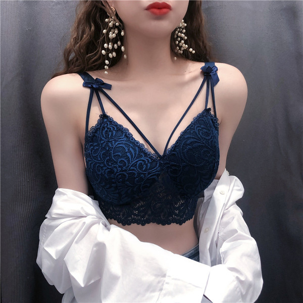 Μοντέρνο σουτιέν από δαντέλα από λευκό, μαύρο, μπορντό και μπλε χρώμα