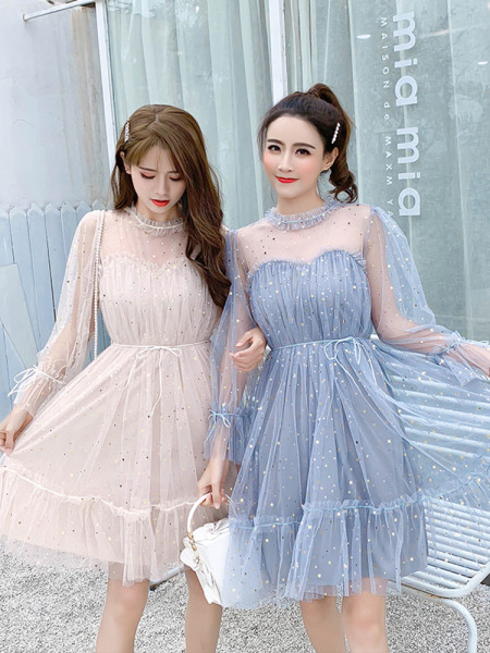 Къса елегантна рокля от тюл в син и розов цвят с пайети