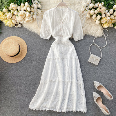 Модерна дамска дълга рокля с шпиц деколте и дантела в жълт,бял,червен,розов и зелен цвят