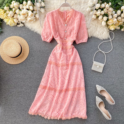 Модерна дамска дълга рокля с шпиц деколте и дантела в жълт,бял,червен,розов и зелен цвят