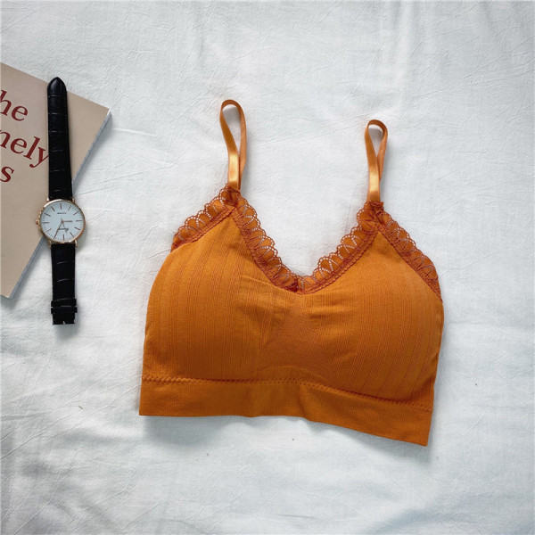 Modernus laisvalaikio krūtinėlė su garbanomis ir plonais baltos, juodos, smėlio, oranžinės, geltonos ir žalios spalvos petnešėlėmis