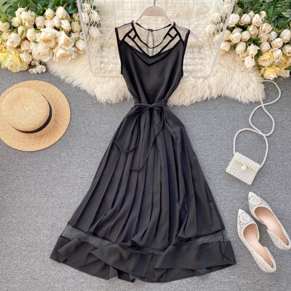 Модерна дамска рокля с овално деколте с връзки и тюл в различни цветове