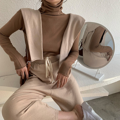 Модерен дамски пуловер с висока яка - втален модел в кафяв, бял, бежов, черен, син и горчица цвят