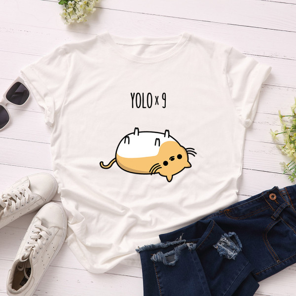 Ежедневна дамска тениска с цветна апликация и обло деколте в черен ,бял,жълт,зелен,син и сив цвят