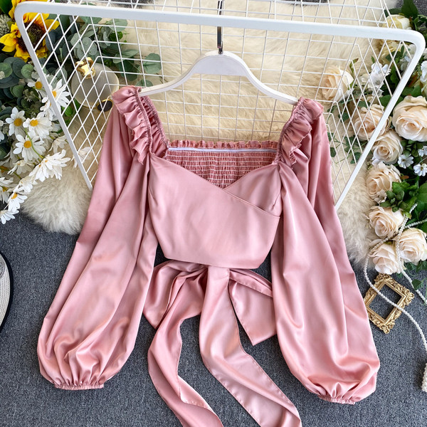 Модерна дамска къса блуза с дълги широки ръкави и шпиц деколте в пет цвята 