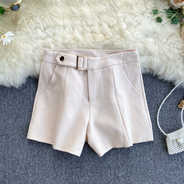 Къси дамски панталони с висока талия и метална декорация в бял,бежов и черен цвят