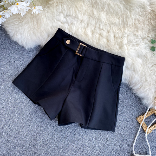 Къси дамски панталони с висока талия и метална декорация в бял,бежов и черен цвят