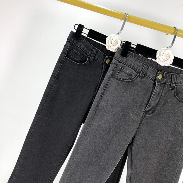 Нов модел пролетни еластични дънки в сив и черен цвят