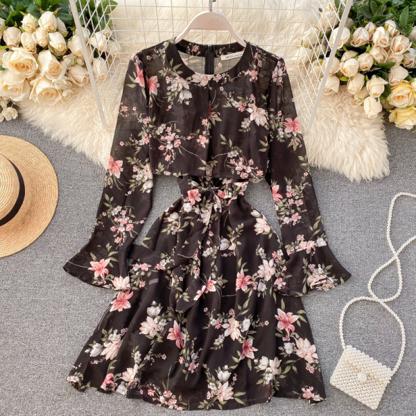 Модерна дамска рокля от шифон с флорален десен и панделка в черен,бежов и бял цвят