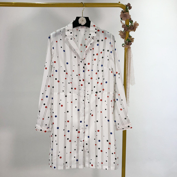 Нов модел раирана пролетна рокля тип риза в бял цвят с шарка