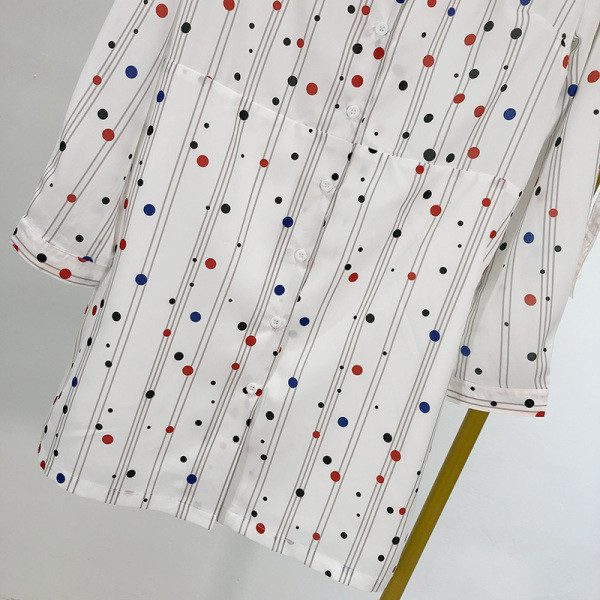 Нов модел раирана пролетна рокля тип риза в бял цвят с шарка