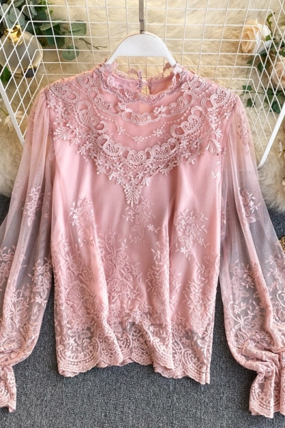 Модерна дамска дантелена риза с бродерия и овално деколте в бял,бежов и розов цвят