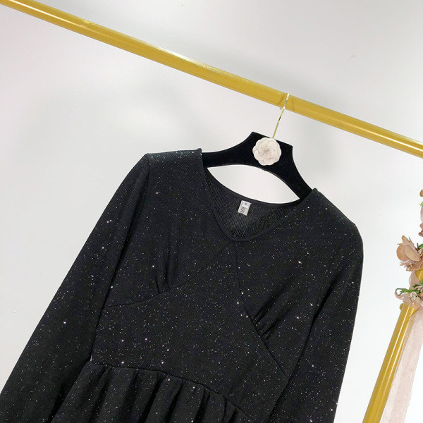 Нов модел пролетна къса рокля разкроен модел с V-образно деколте и висока талия в черен цвят