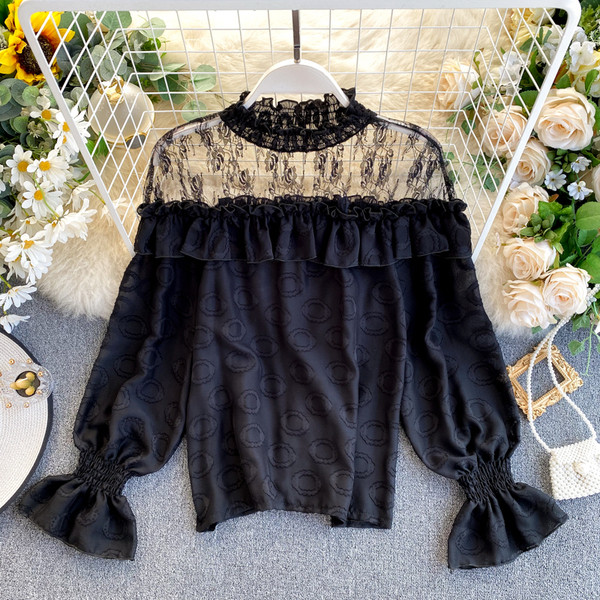 Модерна дамска блуза с висока яка и къдри в кафяв,бял и черен цвят