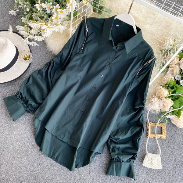 Модерна дамска риза с плисирани ръкави и класическа яка - асиметричен модел