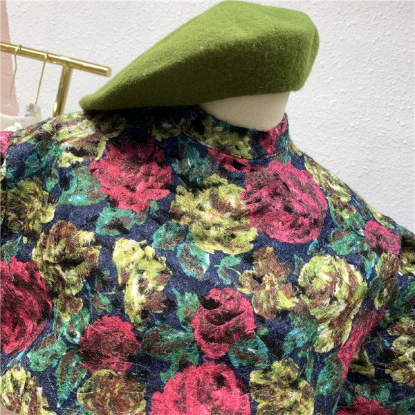 Актуална дамска цветна риза с широки ръкави и флорален десен