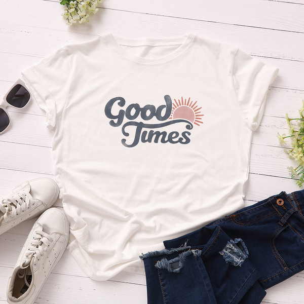 Γυναικεία T-shirt με πολύχρωμη επιγραφή και στρογγυλό ντεκολτέ σε διάφορα χρώματα