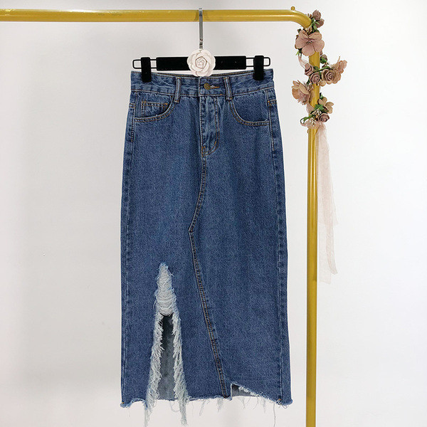 Дълга дънкова пола с висока талия и скъсан мотив в син цвят