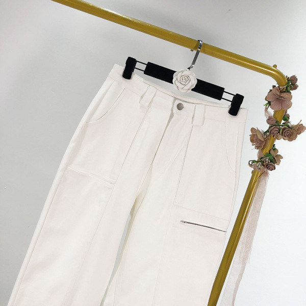 Дамски широк панталон с висока талия и джобове с цип в бял цвят