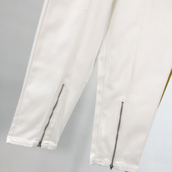 Дамски широк панталон с висока талия и джобове с цип в бял цвят