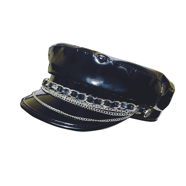 Актуален кожен дамски каскет с метални верижки в два цвята