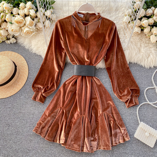 Модерна дамска рокля от кадифе с колан в четири цвята