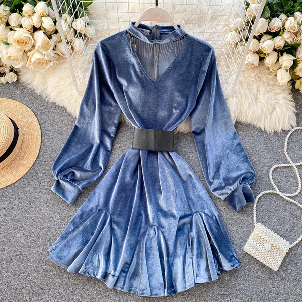 Модерна дамска рокля от кадифе с колан в четири цвята