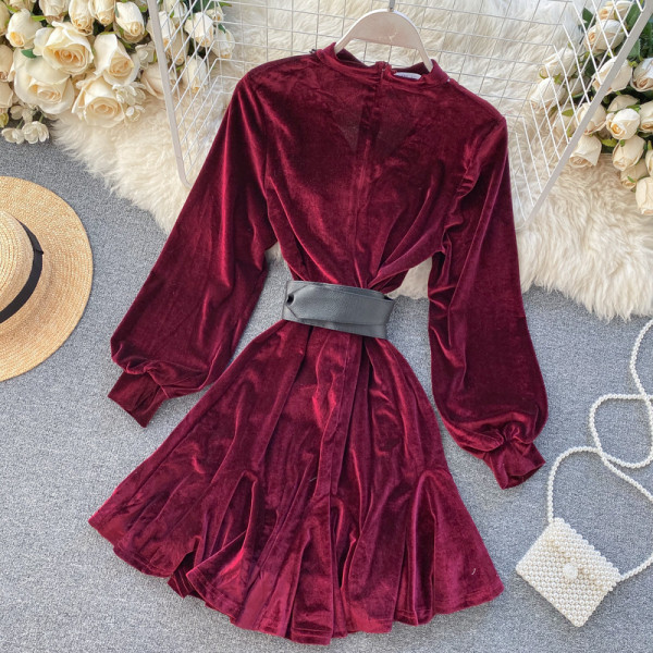 Модерна дамска рокля от кадифе с колан в четири цвята