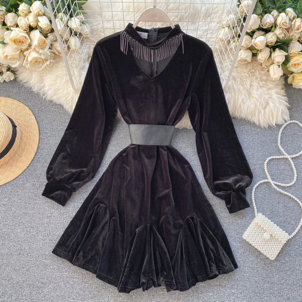 Модерна дамска рокля от кадифе с колан в четири цвята