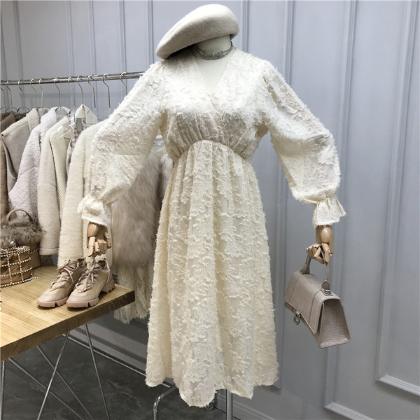 Актуална дамска рокля разкроен модел с дълъг ръкав и V-образно деколте в два цвята