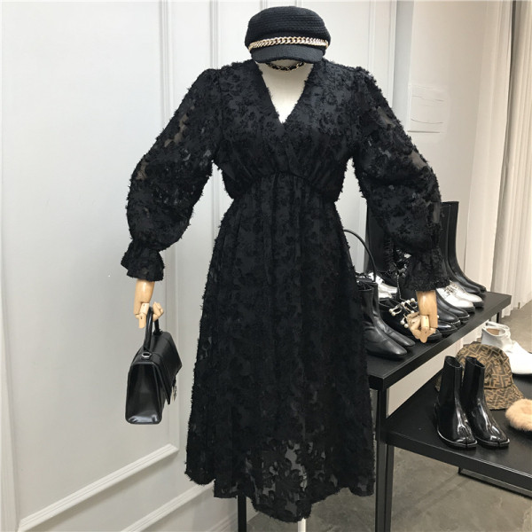 Актуална дамска рокля разкроен модел с дълъг ръкав и V-образно деколте в два цвята