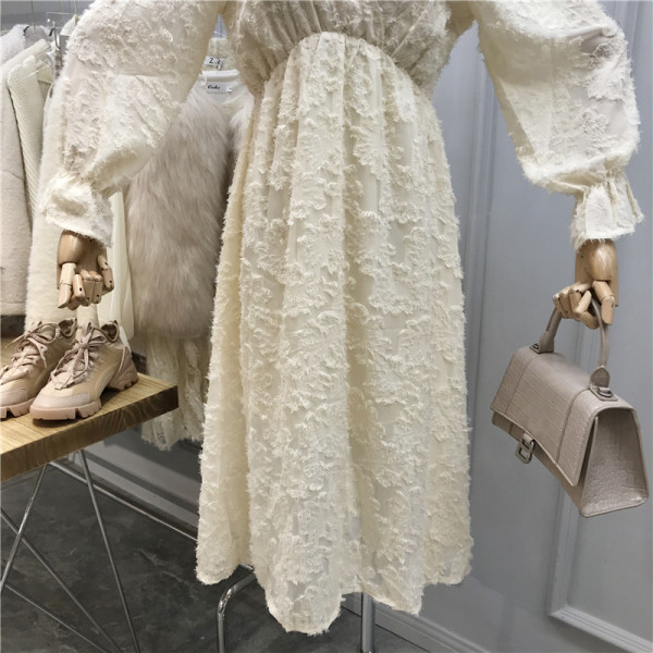 Актуална дамска рокля разкроен модел с дълъг ръкав и V-образно деколте в два цвята