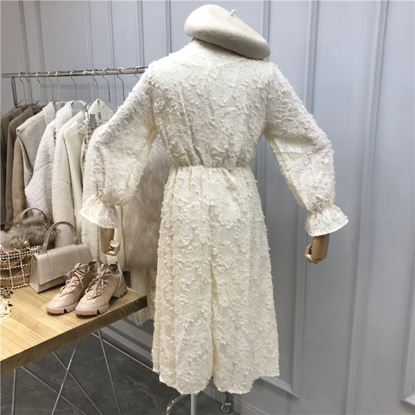 Актуална дамска рокля разкроен модел с дълъг ръкав и V-образно деколте в два цвята