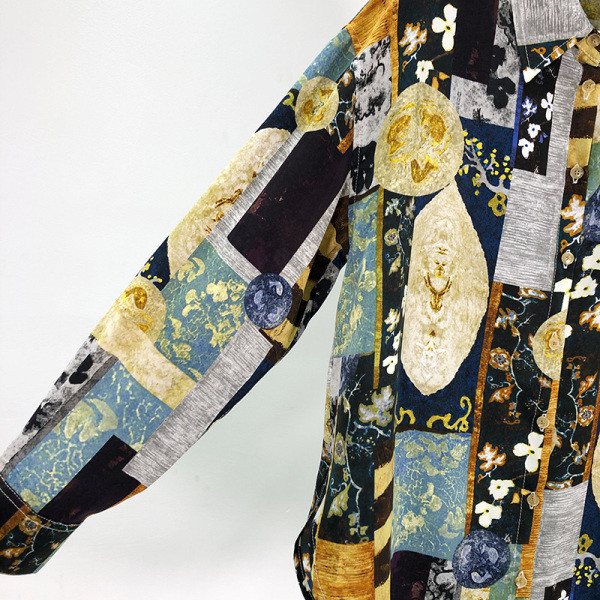 Дамска риза с класическа яка и копчета с шарен  десен