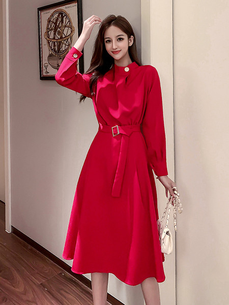 Модерна дамска дълга рокля с колан и дълъг ръкав в черен и червен цвят