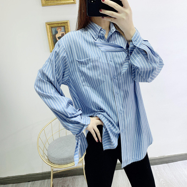 Дамска синя карирана риза класически модел с връзки на ръкавите