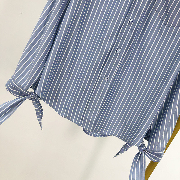 Дамска синя карирана риза класически модел с връзки на ръкавите