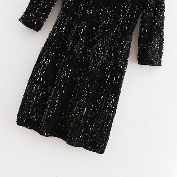 Вечерна дамска рокля с 3/4 ръкав и гол гръб в черен цвят с пайети