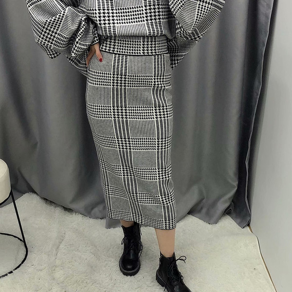 Дълга плетена карирана пола с висока талия