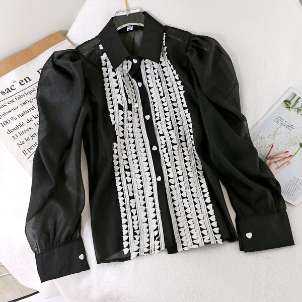 Модерна дамска риза с класическа яка и дълъг ръкав 