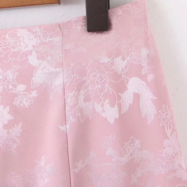 Къса дамска пола с цепка и висока талия 