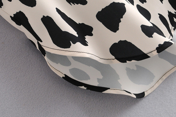 Широка дамска риза класически модел с леопардов десен