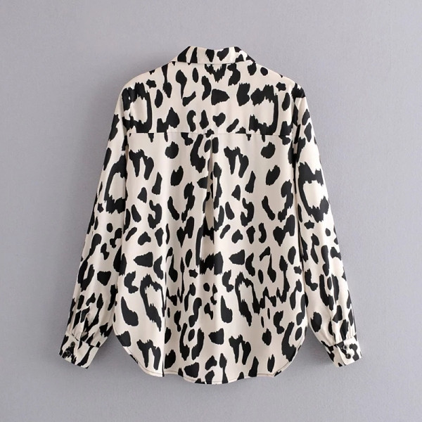 Широка дамска риза класически модел с леопардов десен
