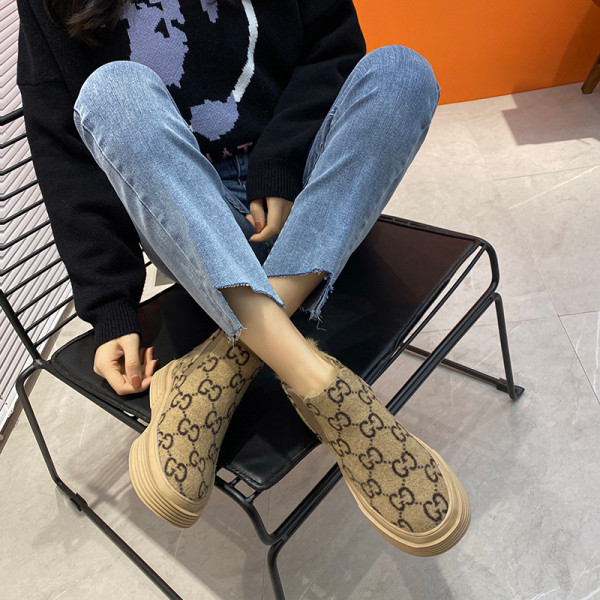 Есенно-зимни дамски боти с мека подплата и животински десен в две разцветки 