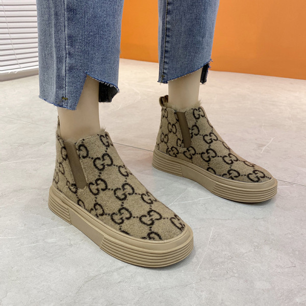 Есенно-зимни дамски боти с мека подплата и животински десен в две разцветки 